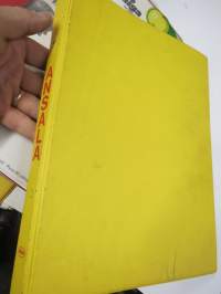 Lukko- ja lukitusalan tuoteluetteloita, tehtaiden ja maahantuojien kirjeitä yms. erä kansioissa, mm. Abloy, Boda, Börkey