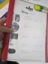 Lukko- ja lukitusalan tuoteluetteloita, tehtaiden ja maahantuojien kirjeitä yms. erä kansioissa, mm. Abloy, Boda, Börkey