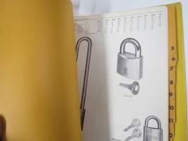 Lukko- ja lukitusalan tuoteluetteloita, tehtaiden ja maahantuojien kirjeitä yms. erä kansioissa, mm. Abloy, Boda, Börkey