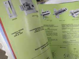 Lukko- ja lukitusalan tuoteluetteloita, tehtaiden ja maahantuojien kirjeitä yms. erä kansioissa, mm. Abloy, Boda, Börkey