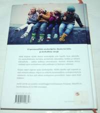 Suuri sukkakirja : 45 hauskaa neuleohjetta