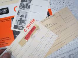 Grundig C201-FM radiokasettisoitin -alkuperäiset käyttöohjeet, piirikaaviot ym. paperit, jotka kuoressa olleet mukana toimituslaatikossa