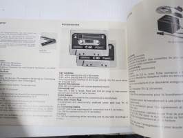 Grundig C201-FM radiokasettisoitin -alkuperäiset käyttöohjeet, piirikaaviot ym. paperit, jotka kuoressa olleet mukana toimituslaatikossa