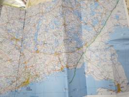 Autoilijan tiekartta / bilistens vägkarta / Motoring road map / Auto-Strassenkarte 1981 : 800 000 - Suomi ja Pohjois-Kalotti - Finland och Nordkalotten / Finland