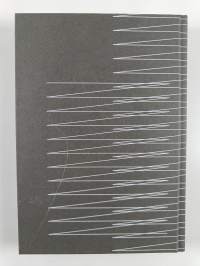 Between art and politics : Tapestries from the GDR 1955-1989 = Zwischen Kunst und Politik: Wandteppiche aus der DDR 1955–1989