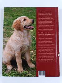 Iloinen ja tottelevainen koira : Kotikoiran kasvatus