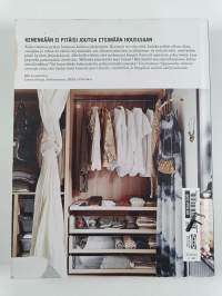 Ikea esittää : Löydä! osa 1 : vaatteiden ja kenkien säilytys kahdeksassa kodissa