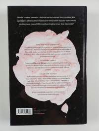 Petos lautasella : tiedätkö, mitä kaikkea suuhusi panet