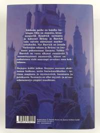 Varjojen leikki 1-2 : Ääniä metsässä ; Mustan maan salaisuudet
