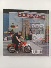 Toinen soitto : Esko Raipia - teattereissa, ravintoloissa, elämäntantereilla (signeerattu, tekijän omiste)