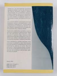 &quot;Mitä kuuluu-kuka käskee?&quot; : yksilöllinen urakäyttäytyminen ja sitä ohjaavat tekijät suomalaisessa liiketoimintaympäristössä - vaihemallin mukainen tarkastelu