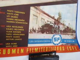 Pojat - Grabbarna, ohjaus Mikko Niskanen, Paavo Rintalan romaanin mukaan, pääosissa (Vesa-)-Matti Loiri, Pentti Tarkiainen, Liisa Nevalainen -elokuvajuliste