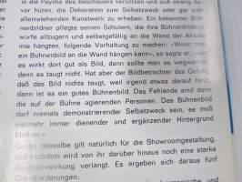 Mercedes-Benz Showroom - Einführung in die Schaufenster gestaltung -autoliikkeiden esittelytilojen järjestely, tehtaan virallinen kirjajulkaisu