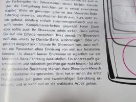 Mercedes-Benz Showroom - Einführung in die Schaufenster gestaltung -autoliikkeiden esittelytilojen järjestely, tehtaan virallinen kirjajulkaisu