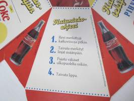 Coca-Cola / Coke Hattujuttu -hampurilaisravintolassa jaettu &quot;kylkiäinen&quot;, josta saattoi taitella hatun