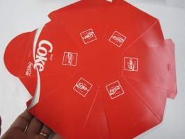 Coca-Cola / Coke Hattujuttu -hampurilaisravintolassa jaettu &quot;kylkiäinen&quot;, josta saattoi taitella hatun