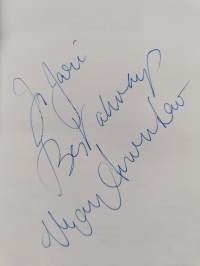 Vijay! - The Autobiography of Vijay Amritraj (signeerattu)