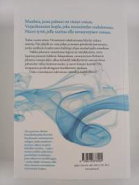 Usvasyntyinen 1-3 : Viimeinen valtakunta ; Ylenemisen kaivo ; Ajan sankari