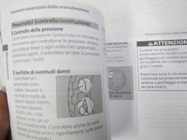 Honda NCC 50 Uso e manutenzione -skootteri, käyttöohjekirja italiaksi