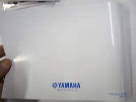 Yamaha YZF-R125 Owner´s manual -moottoripyörä, käyttöohjekirja englanniksi