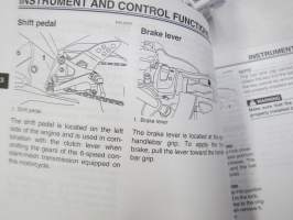 Yamaha YZF-R125 Owner´s manual -moottoripyörä, käyttöohjekirja englanniksi