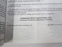 Kawasaki Versys Owner´s Manual, Manuel du proprietaire, Betribsanleitung -moottoripyörä, käyttöohjekirja englanniksi, ranskaksi, saksaksi