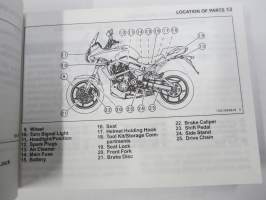 Kawasaki Versys Owner´s Manual, Manuel du proprietaire, Betribsanleitung -moottoripyörä, käyttöohjekirja englanniksi, ranskaksi, saksaksi