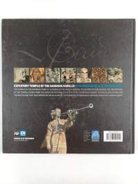 Expiatory Temple of the Sagrada Familia : The Masterpiece of Antoni Gaudí