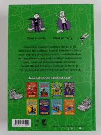 Maailman paras puumaja, 117 kerrosta : satupoliisit ja karkulaiset