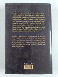 Flyg fula fluga : ett fall för Kay Scarpetta