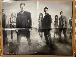 Nälkäpeli Matkijanärhi osa 1, Vampyyrien sukua, Carrien päiväkirjat - Demi-lehden keskiaukeama -juliste