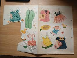 4 Baby Show paperinukkea 1940-50 -luvulta ja vaatteita ym.