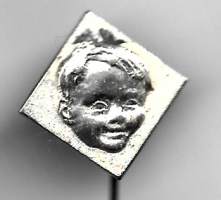 Opintorahastoyhdistyksen tuki hopean värinen  - neulamerkki rintamerkki