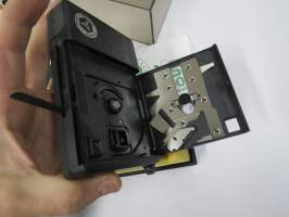 Kodak Disc 6000 camera -kamera alkuperäisessä pakkauksessaan, mukana ranneke ja ohjekirja +erillinen suomenkielinen ohjekirja