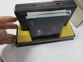 Kodak Disc 6000 camera -kamera alkuperäisessä pakkauksessaan, mukana ranneke ja ohjekirja +erillinen suomenkielinen ohjekirja