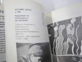 Taideteollisus Kymen läänissä - luettelo taideteollisustaiteilijoista; Leena Liljeström, Hannu Matilainen, Raila Vainonen, Tauno Wirkkala, Ene Tatti, Jorma Alatalo..