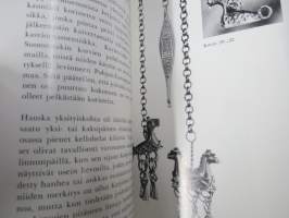 Muinaissuomalaista muotoilua - Kalevala Koru -myyntijulkaisu, kirja