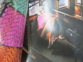 Marjatta Metsovaara - Värikäs matka -myyntiesite