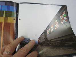 Marjatta Metsovaara - Värikäs matka -myyntiesite