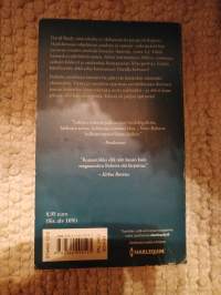 Harlekiini Harlequin Nora Roberts - Tiedon äärirajoilla, 2013.