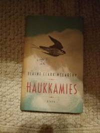 Laine Clark Mccarthy : Haukkamies