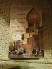 Talo moskeijan vieressä