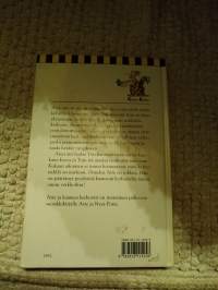 Atte ja kaamea kerhotäti