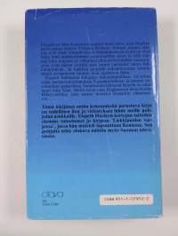 Pilvien varjot akaasioissa