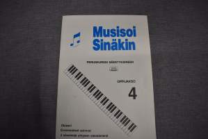 Musisoi Sinäkin : Peruskurssi säestyksineen 1-3 kasetteineen + neljännen ohje lehtinen