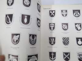 Sotilasmuistio (huom 2 kpl!) S.L. 1964-65 TurRtr viestimies varusmiesaikaisia muistoja ja piirroksia ym. varten tarkoitettu kirja, paljon tekstejä ja piirroksia