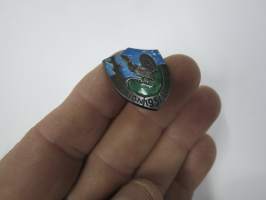 Piikkiön erämiehet 1951 -emalimerkki, mutterikiinnitteinen 813 hopeaa