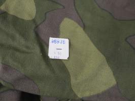 SA Vpu M62 (vm. 62-79) maastopuvun takki, leimattu &quot;VPu 50 SA 67&quot; eli Valtion Pukutehdas koko 50 valmistettu 1967 -aito, käyttämätön