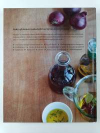 Ruokaa kotona! Nopeaa ja maukasta arkeen