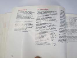 Mercedes-Benz 200 D, 250 D, 300 D, 250 D Turbo, 300 D Turbo, 300 D Turbo 4Matic -käyttöohjekirja